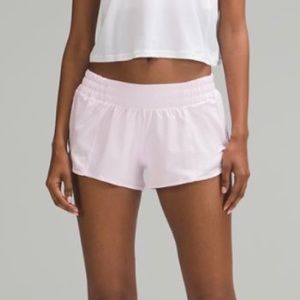 NWT Lululemon Hotty Hot Low-Rise Lined Short 2.5" in Meadowsweet Pink Size 2
